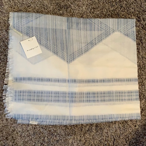 Blue and White Kimono Poncho - Picture 6 of 6